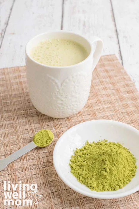 healthy matcha green tea latte