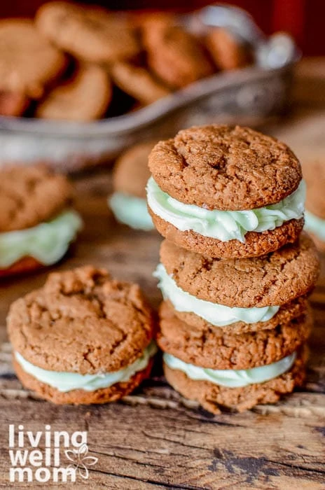 chocolate cookies with minty green filling
