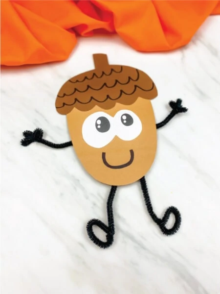 acorn made out of construction paper and pipe cleaners