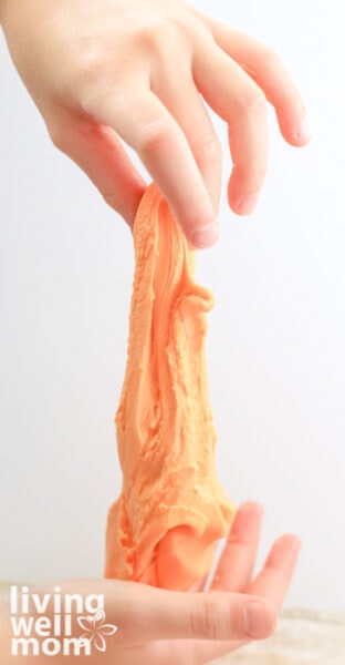 Image showing the correct texture for DIY silly putty