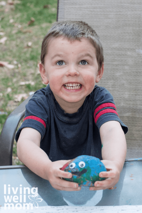 How To Make Painted Pet Rocks - Living Well Mom